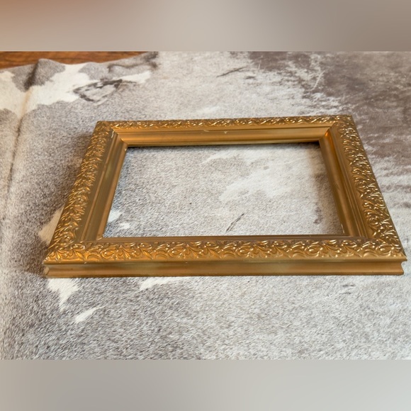 VINTAGE Shabby Chic Gold Empty Frame 11”x14” Opening 8”x10” - Picture 4 of 16